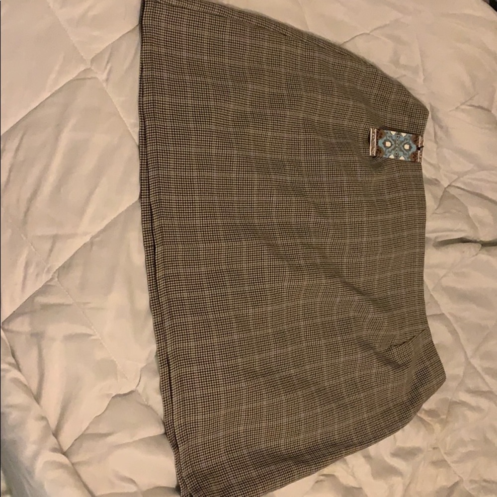 NEVER WORN PLAID SKIRT